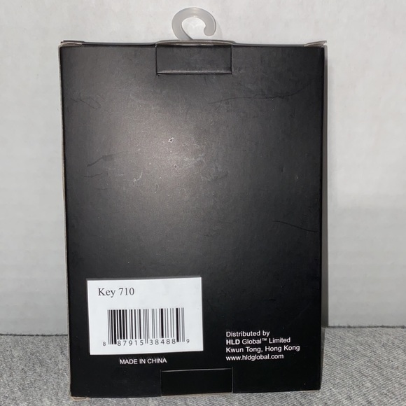 💥NEW💥 Sparkly “G” Holiday Ornament - Picture 2 of 2